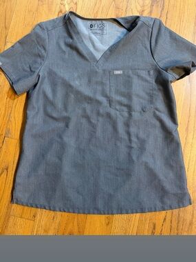 Women’s Figs Gray Scrub Set